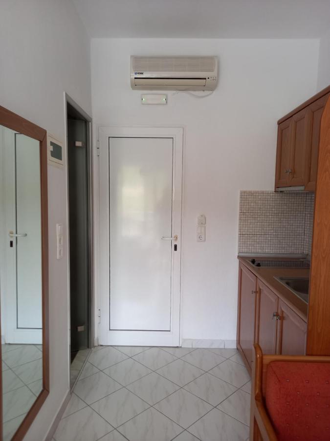Asterias Apartment *